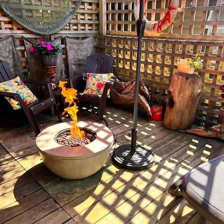 Seas The Day House 5 Star Hottub Pets Bbq Fire Premier Location Hotel Gibsons Exterior photo