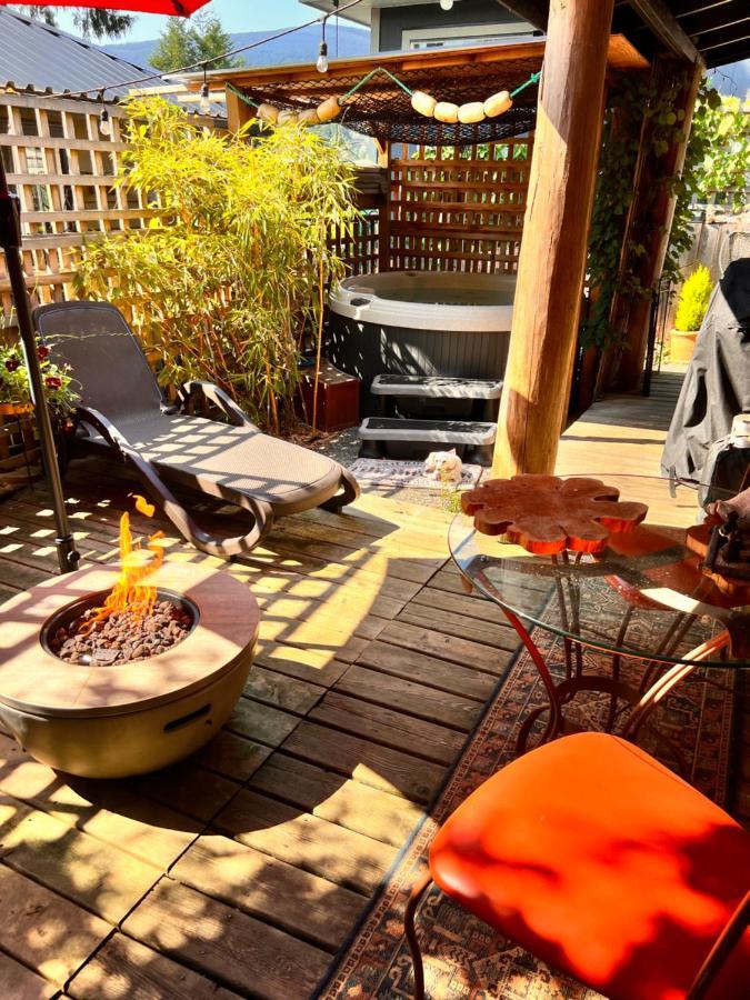 Seas The Day House 5 Star Hottub Pets Bbq Fire Premier Location Hotel Gibsons Exterior photo