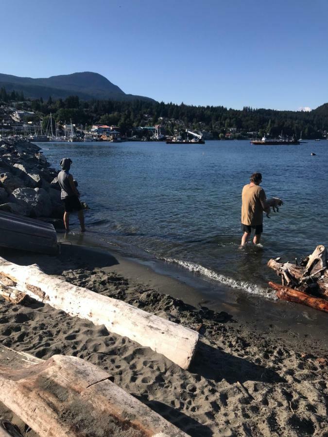 Seas The Day House 5 Star Hottub Pets Bbq Fire Premier Location Hotel Gibsons Exterior photo